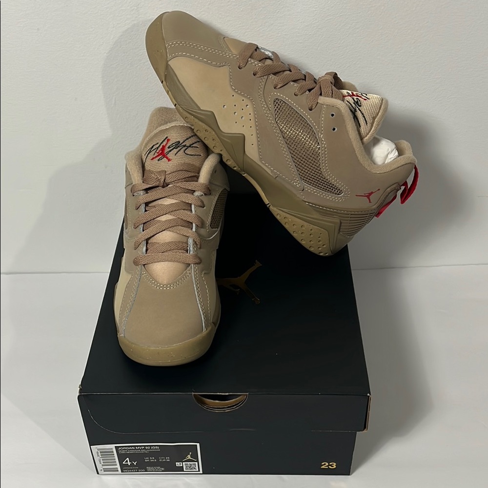 Jordan Kids MVP 92 (GS) Desert Camo/Fire Red-Mushroom Size 4Y